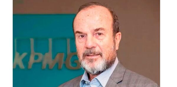 Javier Milei sopesa incluir infraestructura en la 贸rbita de Econom铆a tras la salida del ministro Guillermo Ferraro - Revista PLUS