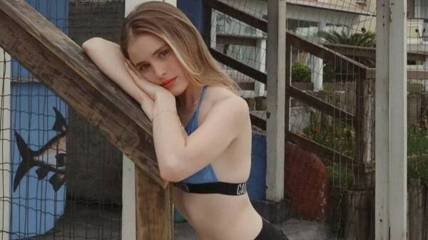 ¡Mamau! Conductora de TV peló cuero en biquini