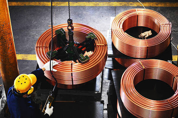 Latinoam茅rica necesita doblar producci贸n de cobre en 20 a帽os para la transici贸n energ茅tica - Revista PLUS