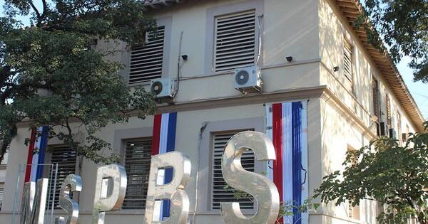 Diario HOY | Actuaba como abogado, pese a ser funcionario público: Fiscalía acusa a funcionario de Salud
