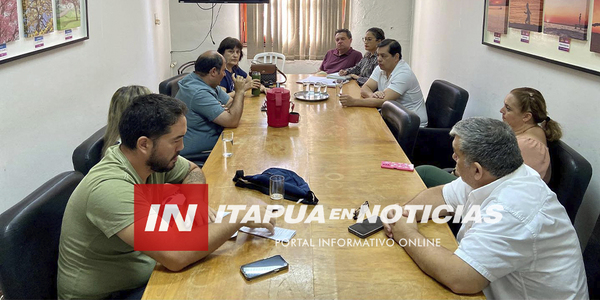 TRANSPORTISTAS Y CONCEJALES SE REUNIERON ANTE LA INSISTENCIA DE LA MUNICIPALIDAD POR “MEGACRÉDITO” - Itapúa Noticias