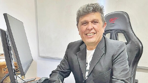 SEP organiza charlas magistrales hoy con Giardinelli y Porta