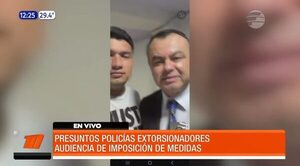 Audiencia de imposición de medidas para presuntos policías extorsionadores | Telefuturo