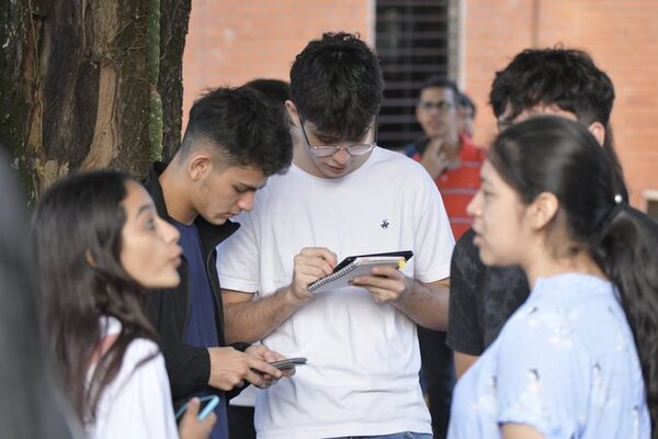 Becas del Gobierno: este domingo vence plazo para revisión de postulaciones inhabilitadas