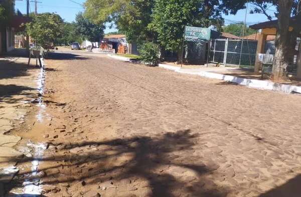 Denuncian al presidente de una comisión vecinal de San Lorenzo por querer mantener limpio el barrio - Nacionales - ABC Color