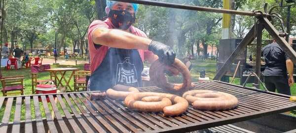 Con feria de emprendedores comenzó el festival gastronómico más importante de Misiones - Nacionales - ABC Color