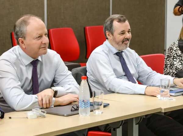 Bonos soberanos: reuniones con inversionistas para endeudar más al país - Economía - ABC Color