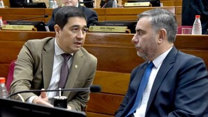 Senador exige lista de nombrados y contratados con sus salarios