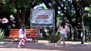 Repudian intento de cambiar nombre de la plaza Lara Castro