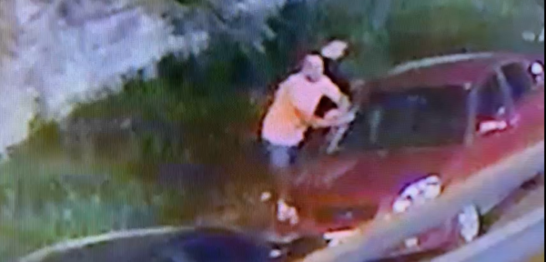 “Chespis chetos” roban pertenencias de vehículo estacionado a metros del Ministerio Público - ADN Digital