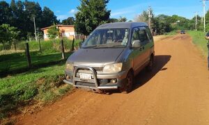 Hallan vehículo denunciado como robado