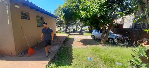 Fue a jugar fútbol, olvidó su mochila con con más de 3.000 Dólares y le robaron