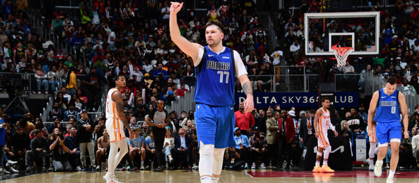 Versus / Doncic explota con 73 puntos y se mete en la historia de la NBA