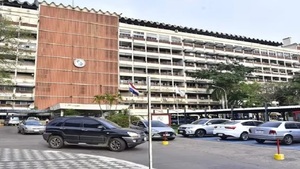 Conceden arresto domiciliario a imputado en caso venta de cargos en IPS - Noticias Paraguay