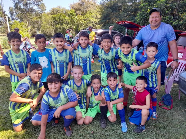 Exitosa tercera fecha del torneo de escuelas de fútbol en Cambyretá