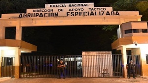 Policías extorsionadores guardarán prisión en la Agrupación Especializada - Noticias Paraguay