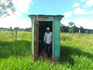 Comunidad educativa de Guayaybí quiere cambiar letrina por un sanitario sexado - Nacionales - ABC Color