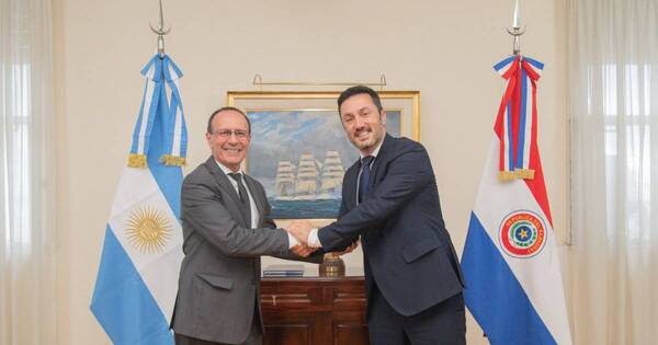 La Nación / Ministro de Defensa evaluó oferta argentina para adquisición de radares