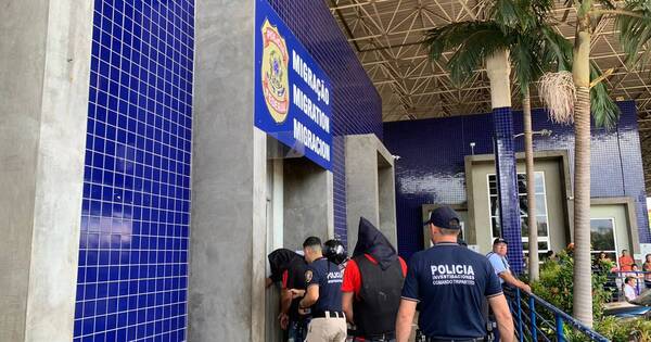 La Nación / Expulsan a dos brasileños de alta peligrosidad, uno de ellos del PCC