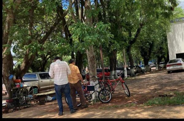 PJC: Vendedor ambulante recuperó su bicicleta robada y obtuvo solidariamente otra de regalo