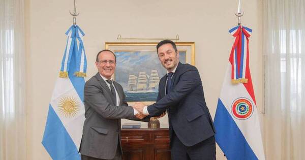 La Nación / Ministro de Defensa evaluó oferta argentina para adquirir radares