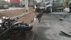 Motociclista muere al chocar frontalmente por un auto en Ñemby