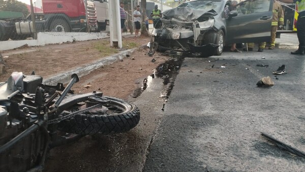 Motociclista muere al chocar frontalmente por un auto en Ñemby
