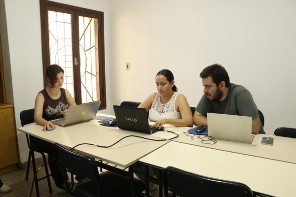 Presentan resultados de encuesta política juvenil