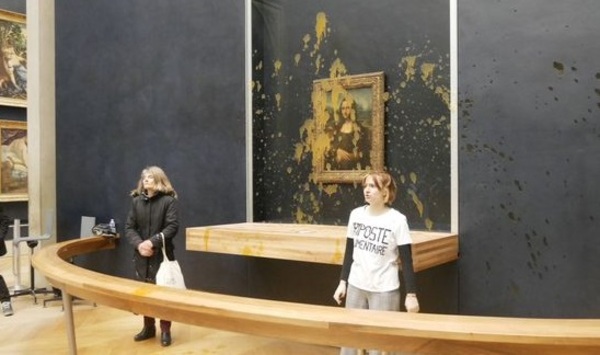 Activistas atacan La Gioconda en protesta climática