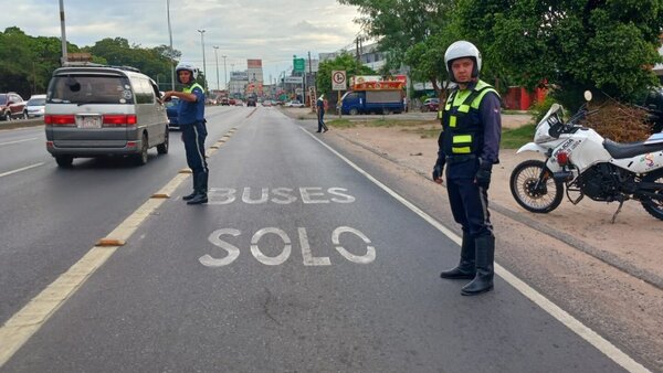 Más de 50 multas por no respetar carril de buses en la ex Transchaco