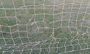 Inadaptados ocasionan daños a club en Minga Guazú