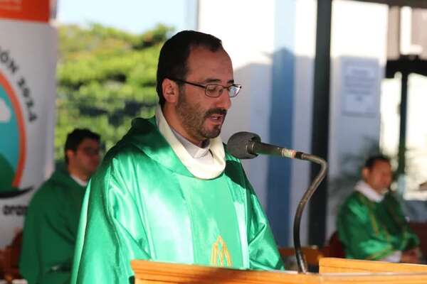 Caacupé: presbítero Pisani defiende la autoridad de Dios - Nacionales - ABC Color