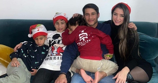 ¡Equipo completo! Tito Torres, sus hijos y Stephi, instalados en Brasil - EPA