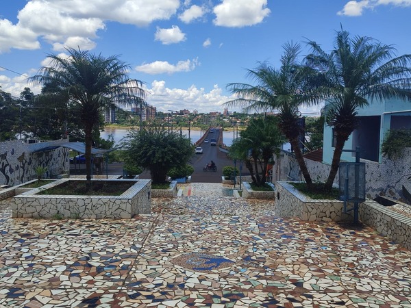 Rescatan del abandono el "Paseo del amor" y otros icónicos espacios de Encarnación - La Tribuna