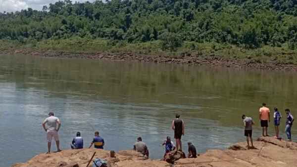 Niña de 12 años desaparece en las aguas del río Paraná