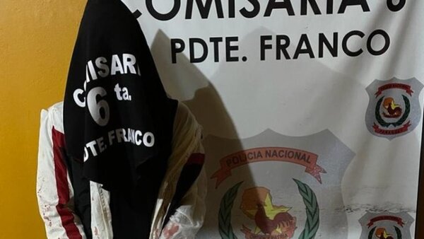 Hombre ebrio golpea a policía por recibir denuncia de agresión de su pareja y queda detenido