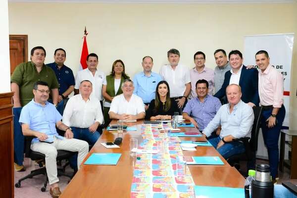 Ejecutivo oficializaría hoy criticada modificación del Fonacide - Política - ABC Color