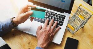 La Nación / Hubo 8 millones de compras por internet