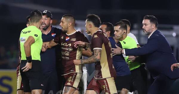 La Nación / El arbitraje dejó caliente a Nacional
