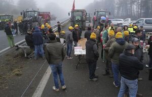 Agricultores franceses bloquearán París a partir de hoy - Informatepy.com