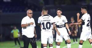 La Nación / Arce, picante con la prensa e hinchas