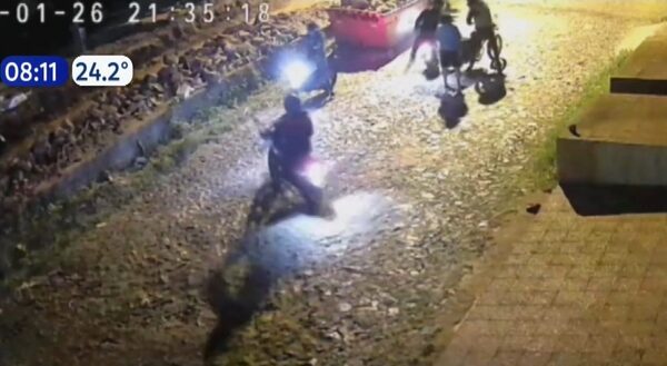 Delincuentes siguen asaltando en pandilla | Telefuturo