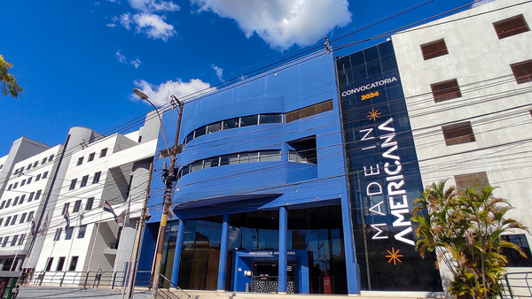 Americana muestra su calidad académica en innovadora campaña