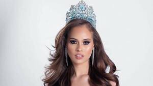 Miss llorando he'i: "Yo estoy trabajando y todos se están divirtiendo"