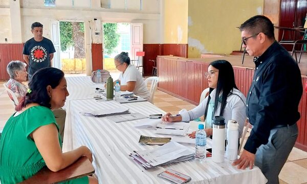 Adultos mayores pueden retirar tarjetas en Correo de Franco