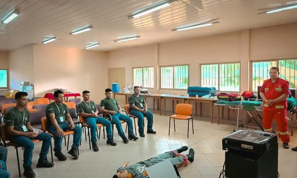 Fundación Tesãi capacita a indígenas incorporados a la ANDE en Seguridad Laboral y Soporte Básico