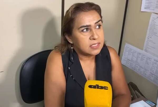 Directora de Central Telefónica del Congreso dice desconocer doble salario de su funcionaria - Política - ABC Color