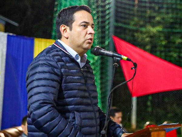 Gobernador de Central rechaza el proyecto hambre cero y lo califica de “golpe político” · Radio Monumental 1080 AM