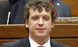 Aferrados a sus sueldazos, jefes y directores quedan como asistentes – Prensa 5