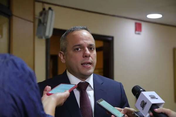 Contralor pide más dinero para supervisar provisión de almuerzo escolar - Política - ABC Color